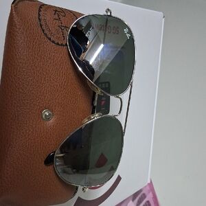 Ray-Ban Aviator Sunglasses with Tan Case